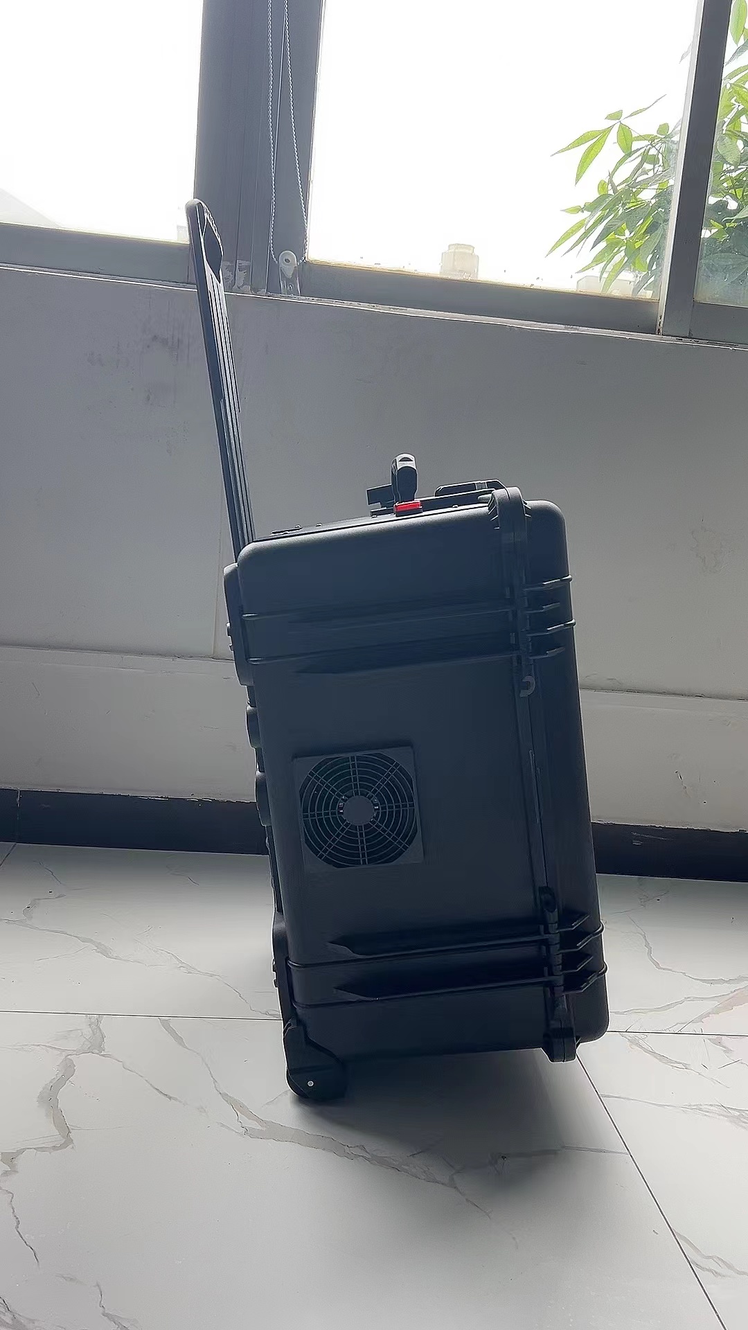 成华手拉箱型移动通信干扰器